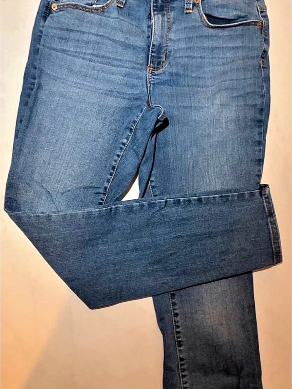 Universal Thread Women's Mid Rise Skinny Jeans Straight Leg Jeans Blue